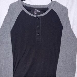American Eagle Outfitters Men's Black and Gray Long Sleeve Henley
